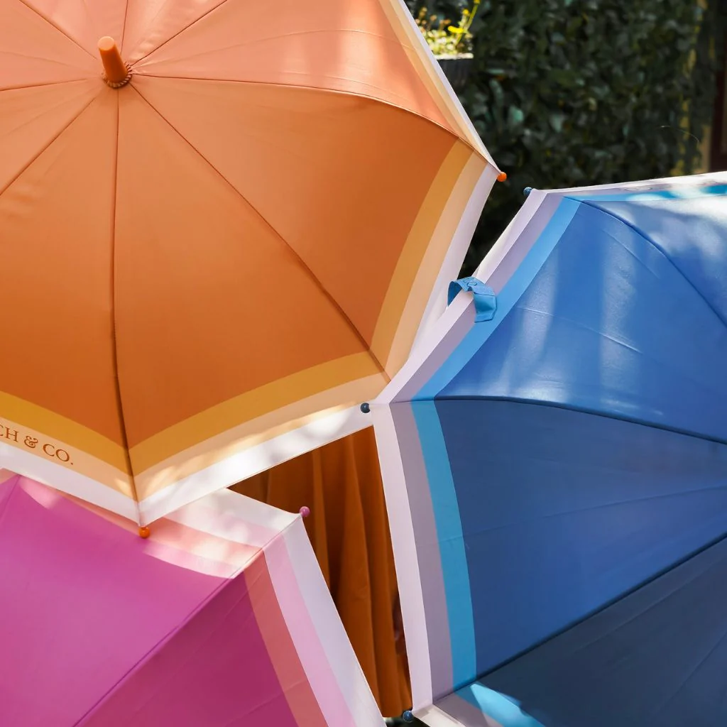 GCO2142-AllColors_Rain_SunUmbrella_LifestylePicture_GRECH_CO.2_1024x1024 Kišobran za djecu Desert Teal Ombre - Image 5