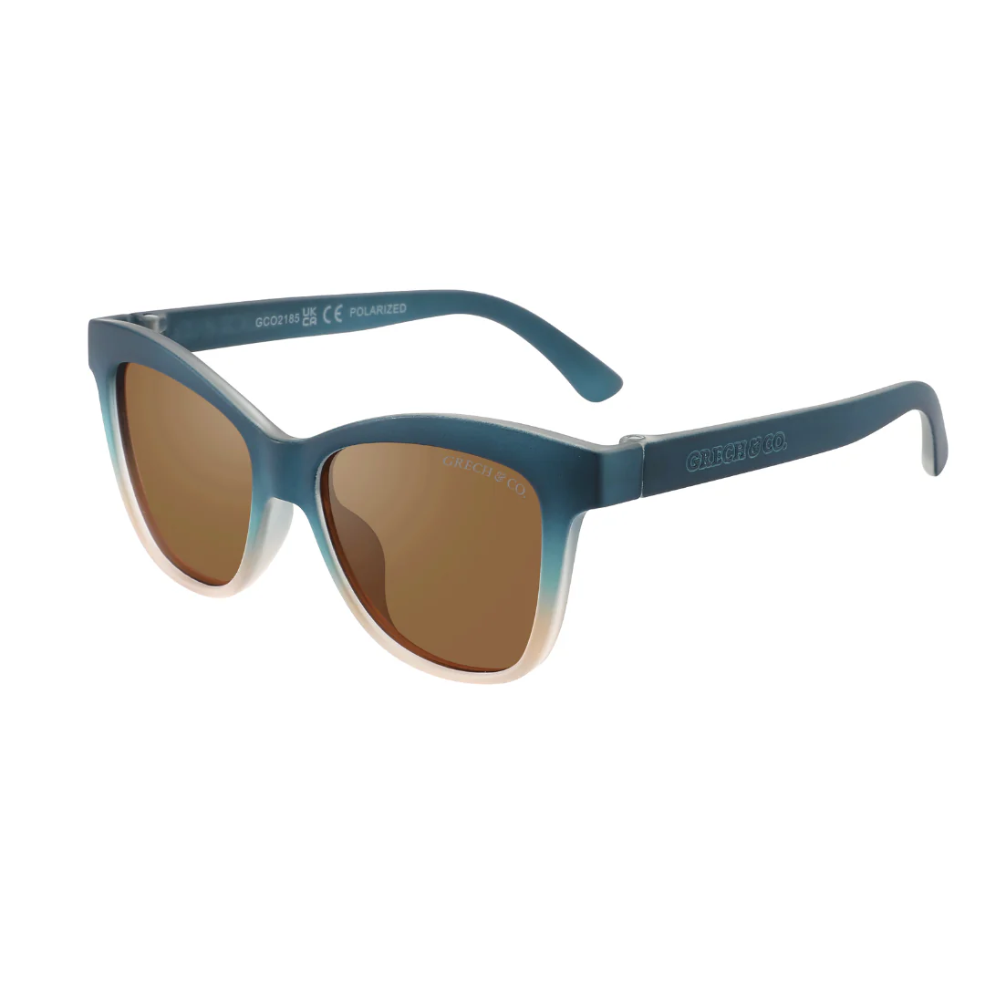 GRECHCO_GCO2185_SS24_ICONIC_WAYFARER_POLARIZED_SUNGLASSES_DESERT_TEAL_OMBRE_pack_2_1080x1080 Naočare za odrasle Wayfarer Desert Teal - Image 1