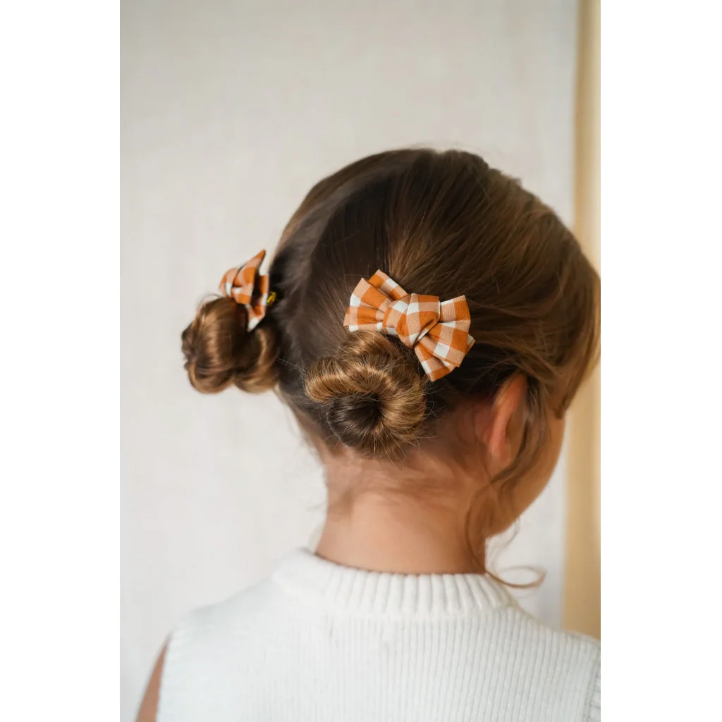Pigtail_Bow_Hair_Clips_set_of_2-Hair_accessories-GCO2147-Sienna_Gingham-1_1887d0f3-e0e3-4f37-a8ef-940b8c015918_1024x1024 Šnale sa mašnom set od 2 Sienna Gingham - Image 3